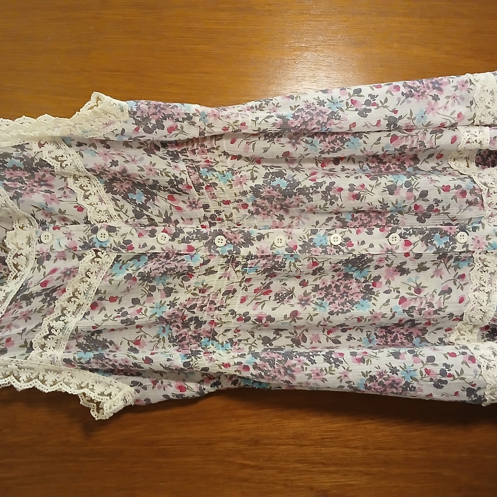 Spangle Floral Lace Button-Up Blouse